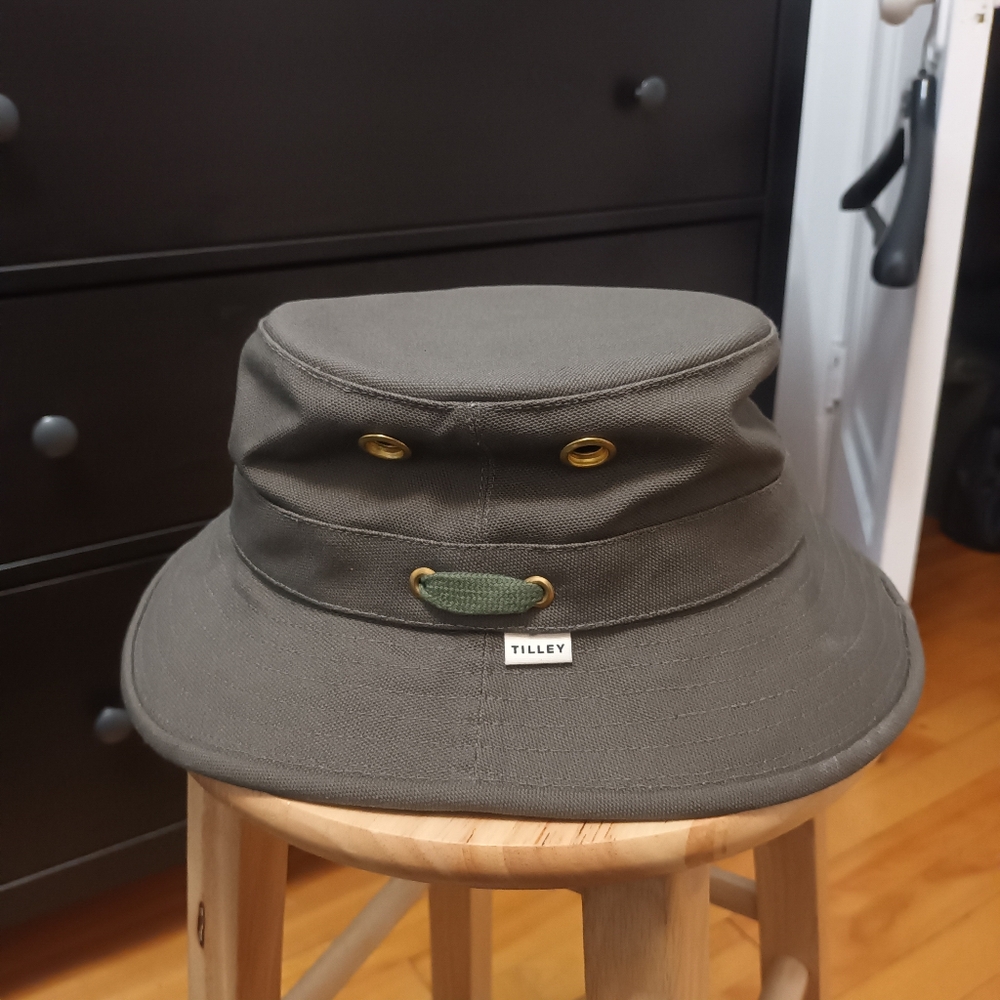 Tilley bucket hat - L